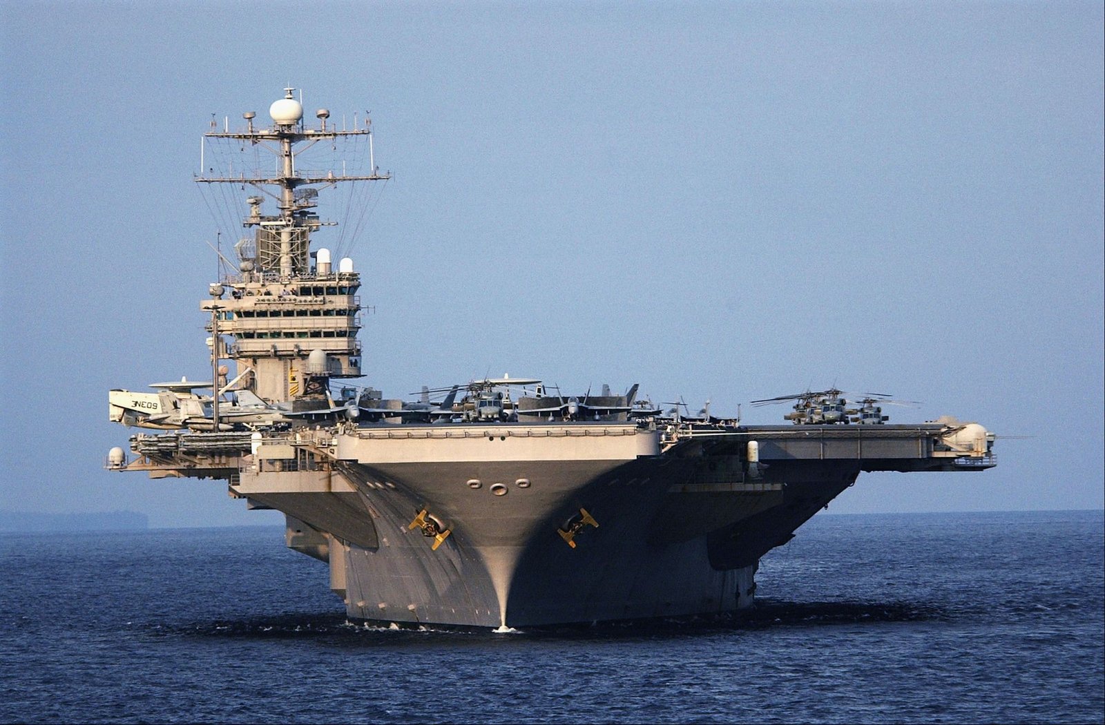 EE. UU. niega que el USS Abraham Lincoln haya sido alcanzado por misiles iraníes